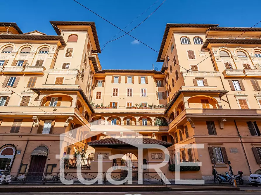Immagine 2 di Appartamento in vendita  in Via Cavour a Roma