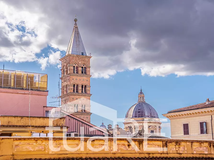 Immagine 6 di Appartamento in vendita  in Via Cavour a Roma