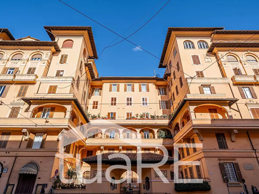 Immagine 9 di Appartamento in vendita  in Via Cavour a Roma