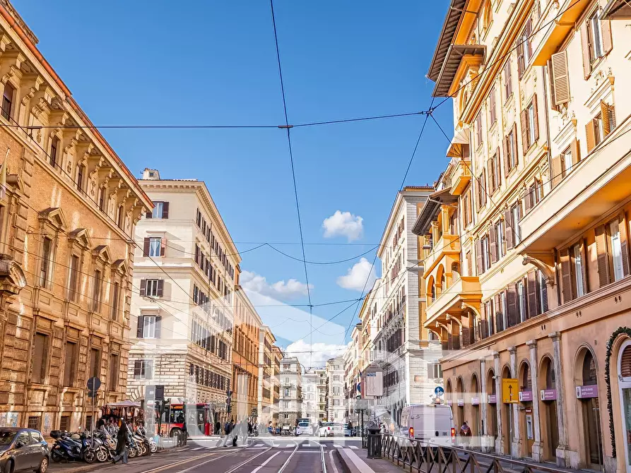 Immagine 10 di Appartamento in vendita  in Via Cavour a Roma