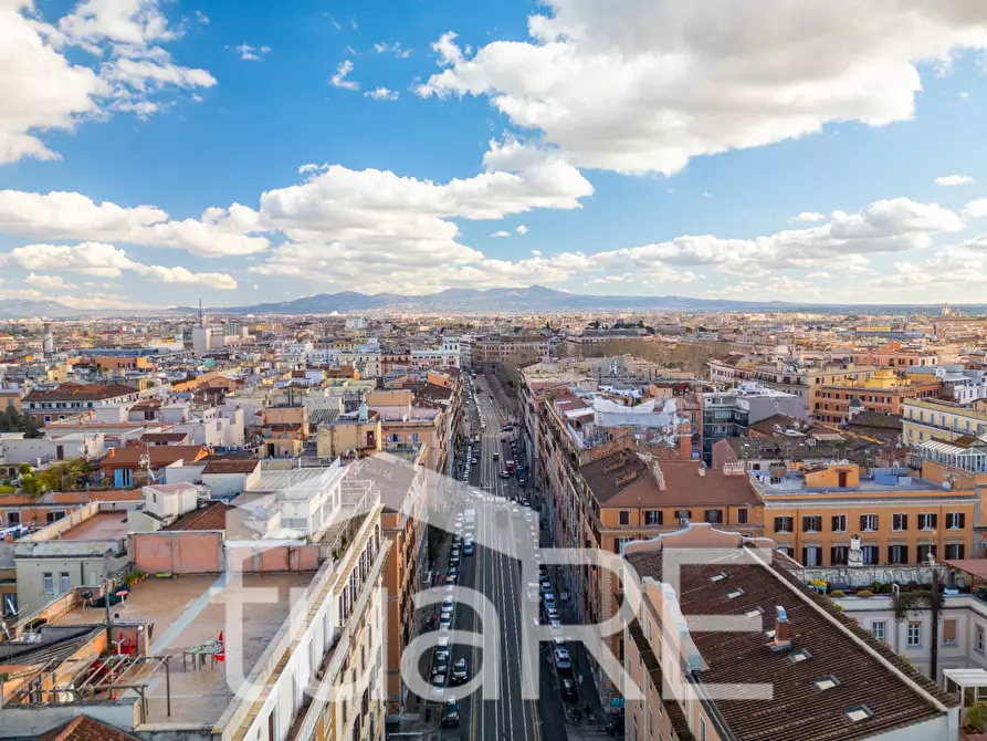 Immagine 15 di Appartamento in vendita  in Via Cavour a Roma