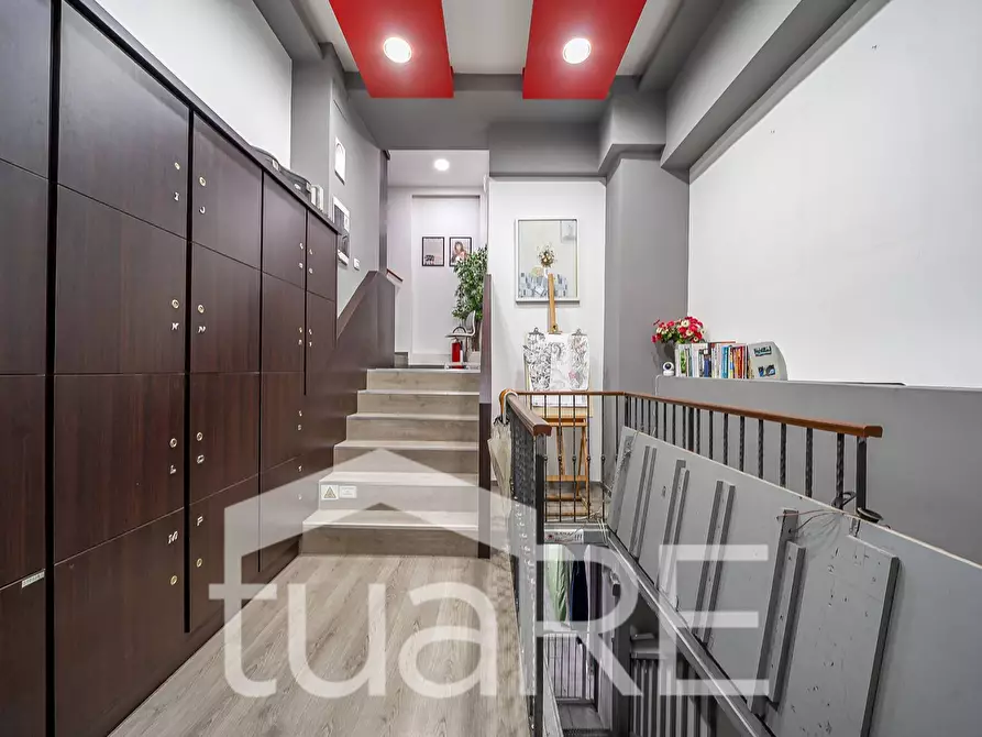 Immagine 10 di Negozio in vendita  in Via Luigi Pianciani a Roma