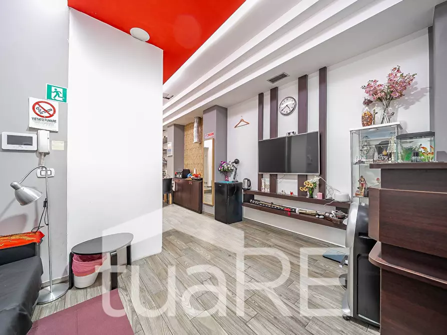 Immagine 22 di Negozio in vendita  in Via Luigi Pianciani a Roma