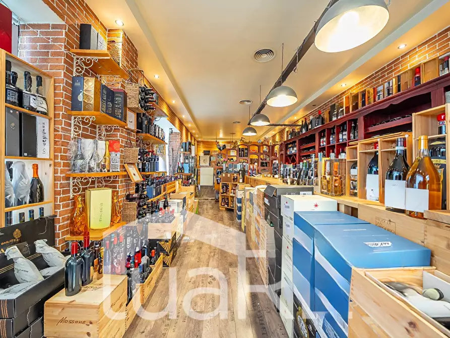 Immagine 3 di Negozio in vendita  in Via Principe Eugenio a Roma