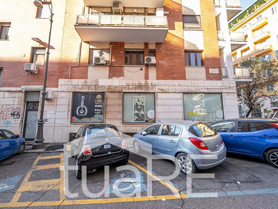 Immagine 7 di Negozio in vendita  in Via Principe Eugenio a Roma