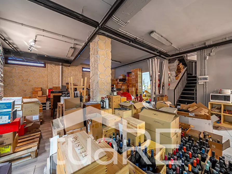 Immagine 10 di Negozio in vendita  in Via Principe Eugenio a Roma