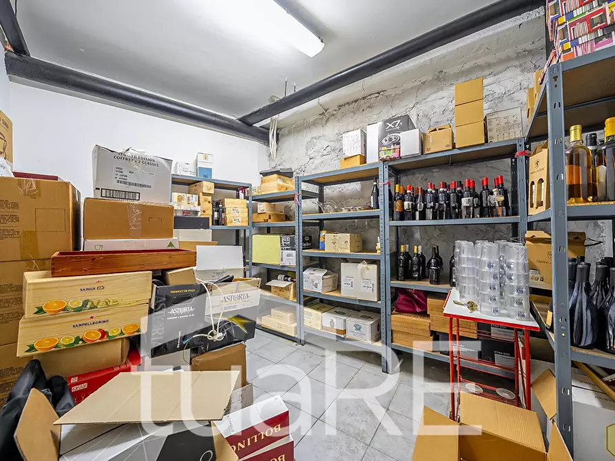 Immagine 13 di Negozio in vendita  in Via Principe Eugenio a Roma