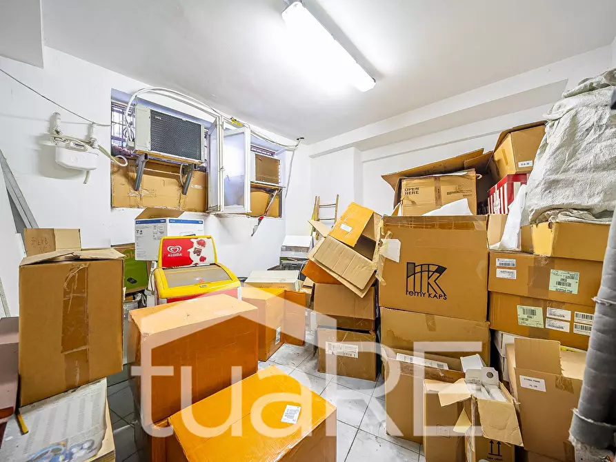 Immagine 14 di Negozio in vendita  in Via Principe Eugenio a Roma