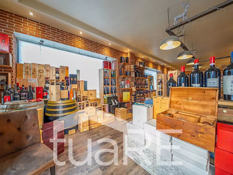 Immagine 25 di Negozio in vendita  in Via Principe Eugenio a Roma