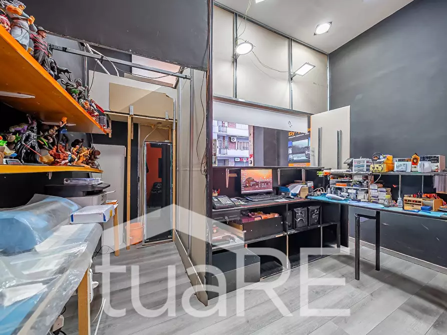 Immagine 6 di Negozio in vendita  in Via Antonio Roiti a Roma