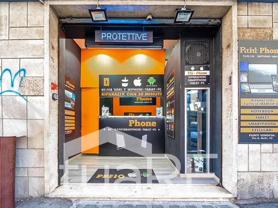 Immagine 13 di Negozio in vendita  in Via Antonio Roiti a Roma