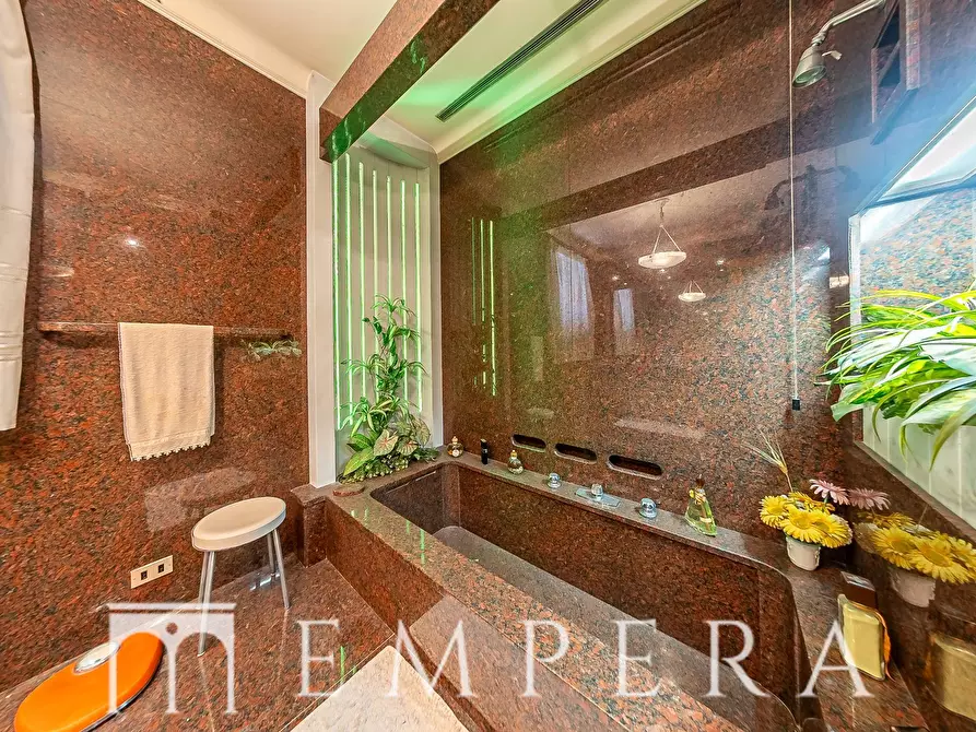 Immagine 18 di Villa in vendita  in Via Montecascioli a Scandicci