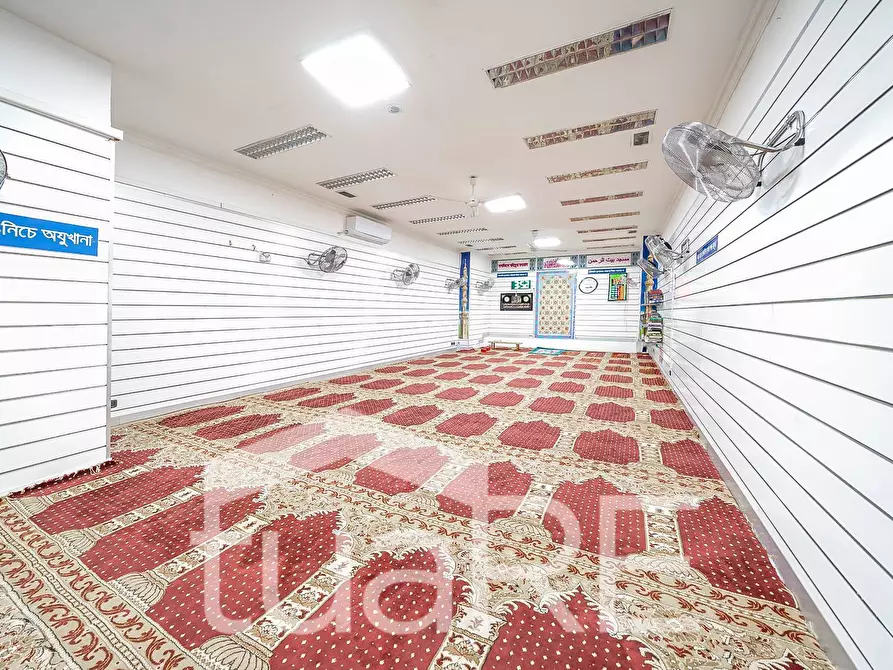 Immagine 7 di Negozio in vendita  in Via Bixio a Roma