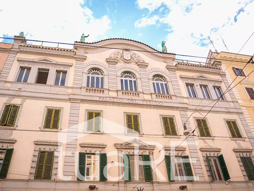 Immagine 8 di Negozio in vendita  in Via Bixio a Roma