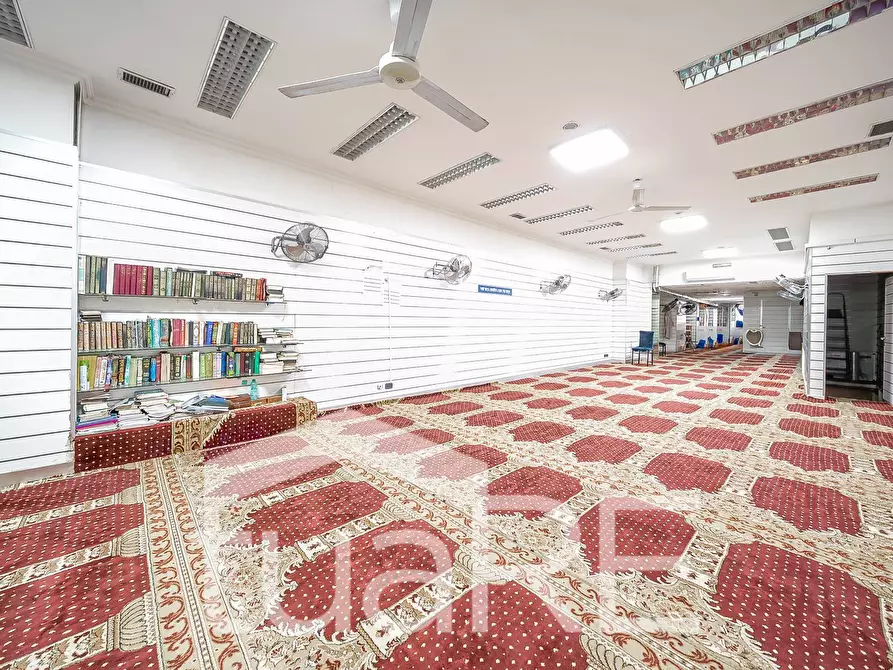 Immagine 12 di Negozio in vendita  in Via Bixio a Roma