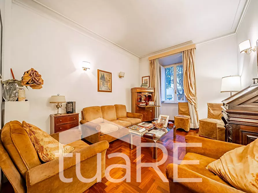 Immagine 2 di Appartamento in vendita  in Via Monte Santo a Roma