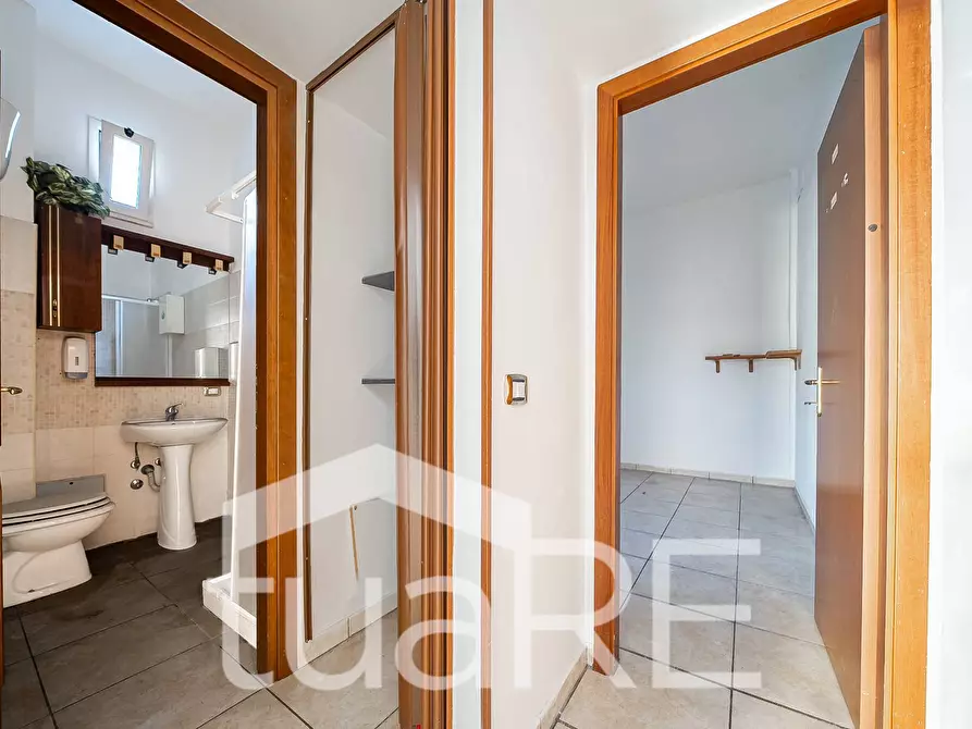 Immagine 7 di Negozio in vendita  in Via Di Pietralata a Roma