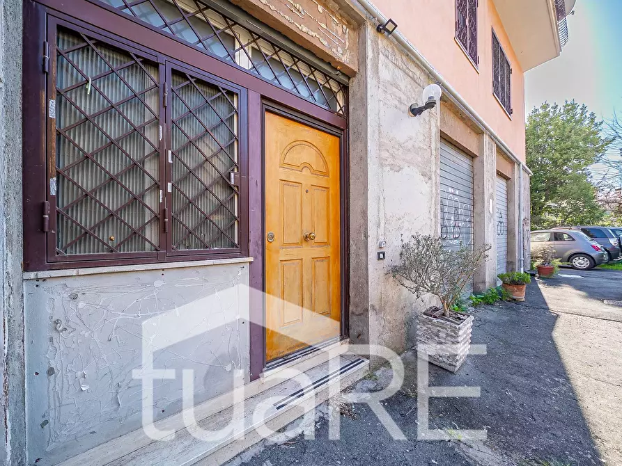 Immagine 8 di Negozio in vendita  in Via Di Pietralata a Roma