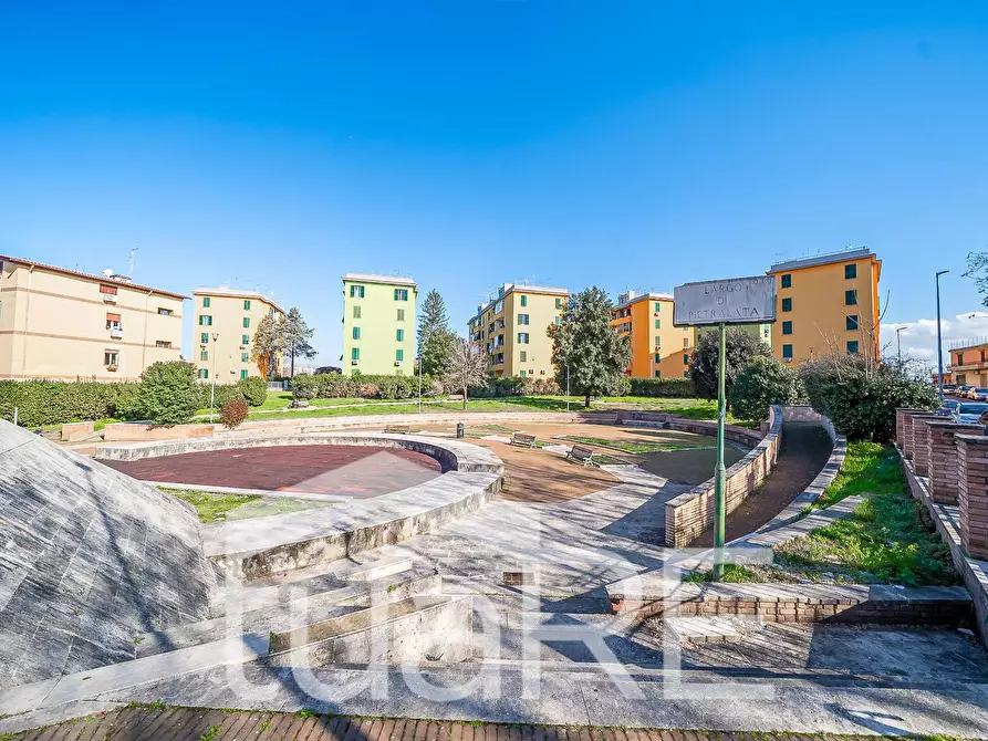 Immagine 10 di Negozio in vendita  in Via Di Pietralata a Roma