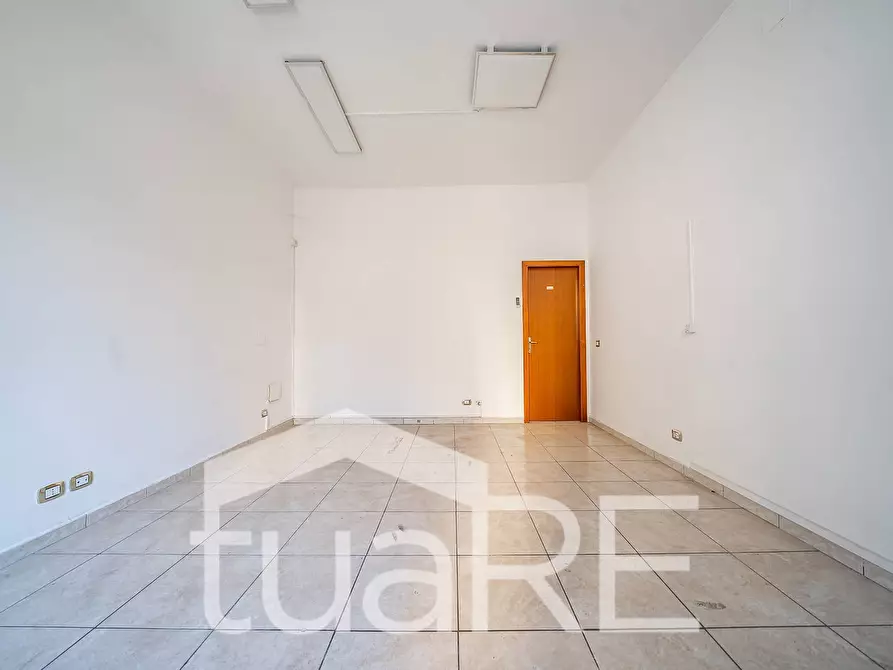 Immagine 13 di Negozio in vendita  in Via Di Pietralata a Roma