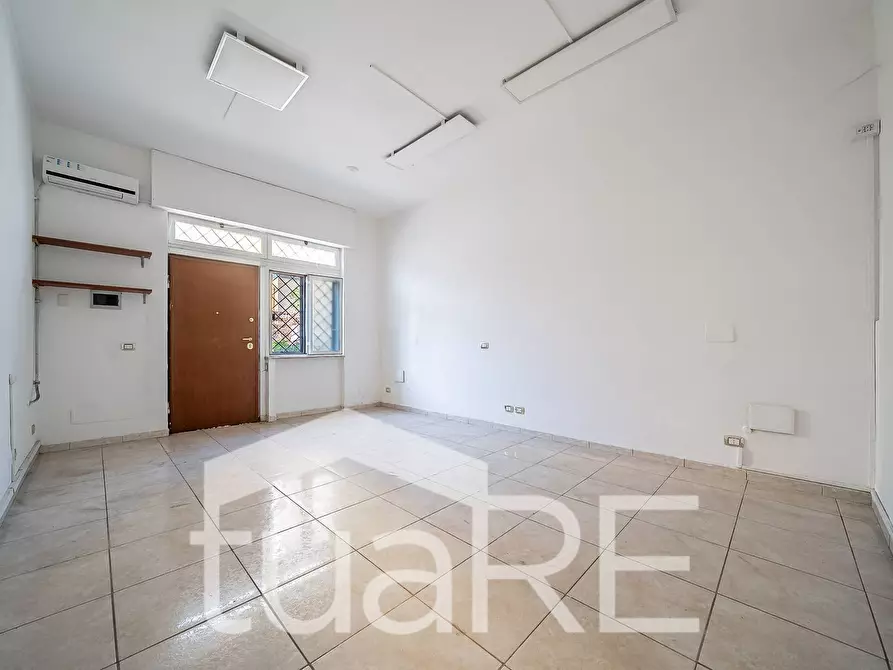 Immagine 18 di Negozio in vendita  in Via Di Pietralata a Roma