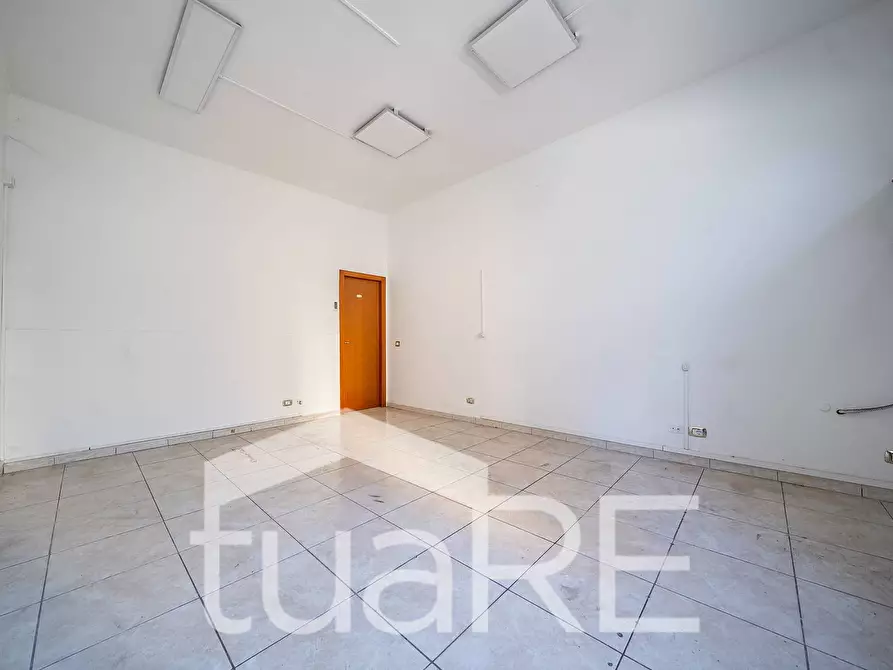 Immagine 20 di Negozio in vendita  in Via Di Pietralata a Roma