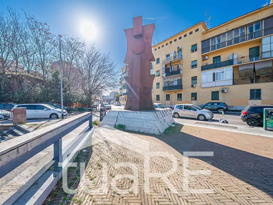 Immagine 23 di Negozio in vendita  in Via Di Pietralata a Roma