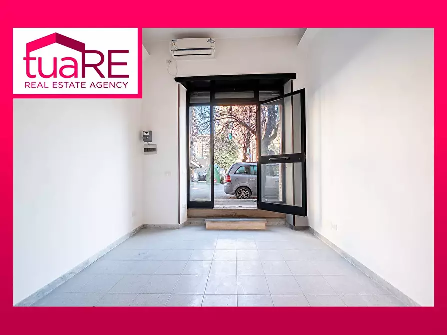 Immagine 1 di Appartamento in vendita  in Via Bartolomeo Perestrello a Roma