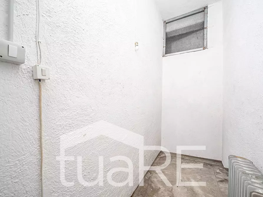 Immagine 4 di Magazzino in vendita  in Via Giovanni Aldini a Roma