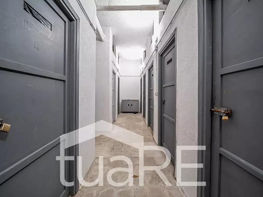 Immagine 5 di Magazzino in vendita  in Via Giovanni Aldini a Roma