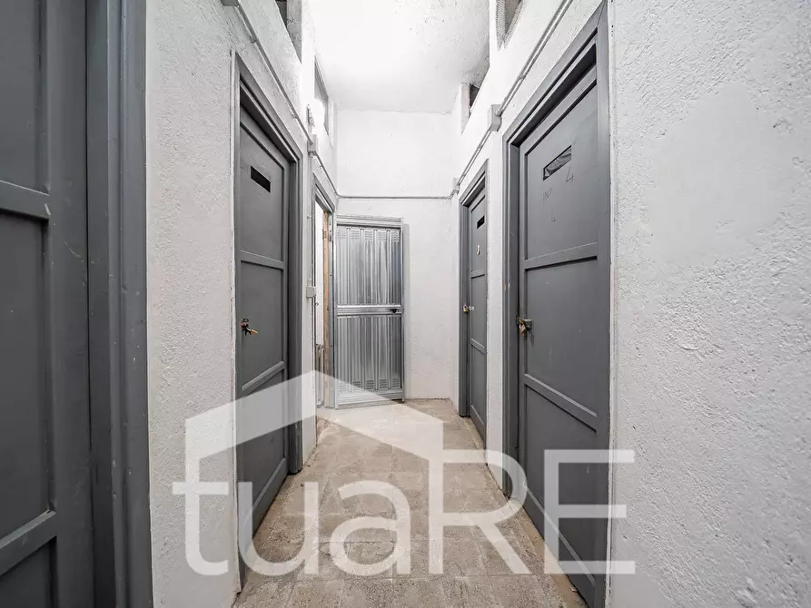 Immagine 6 di Magazzino in vendita  in Via Giovanni Aldini a Roma