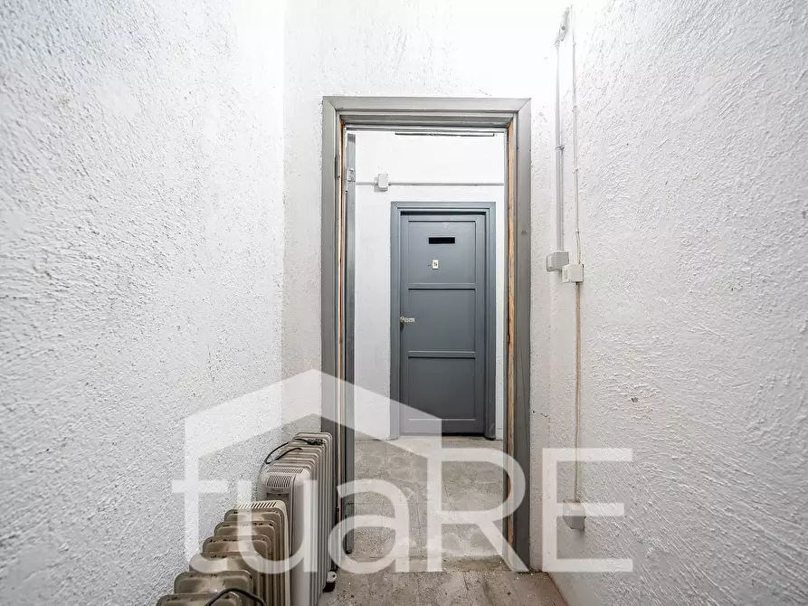 Immagine 10 di Magazzino in vendita  in Via Giovanni Aldini a Roma