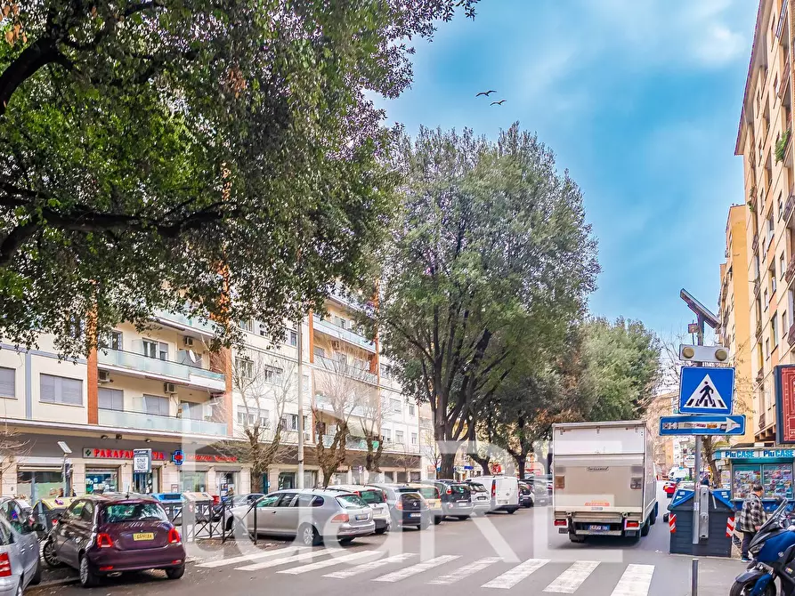 Immagine 13 di Magazzino in vendita  in Via Giovanni Aldini a Roma