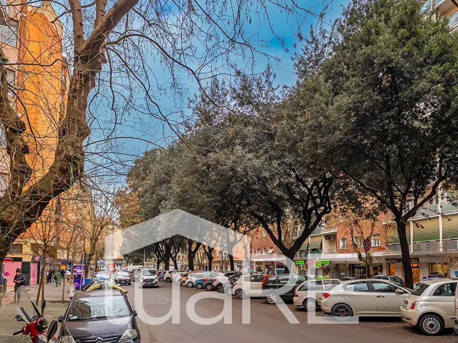 Immagine 14 di Magazzino in vendita  in Via Giovanni Aldini a Roma