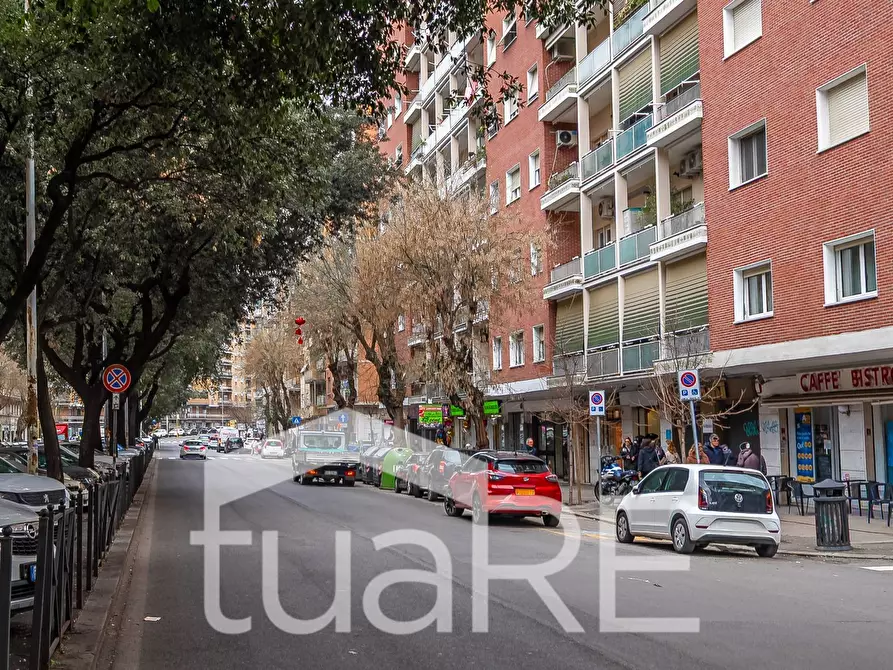 Immagine 15 di Magazzino in vendita  in Via Giovanni Aldini a Roma