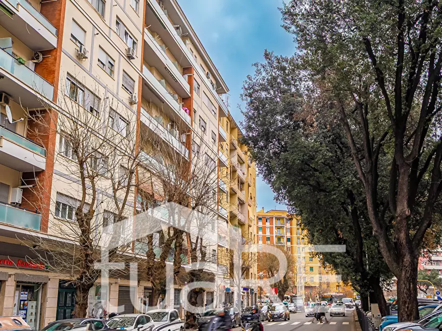 Immagine 16 di Magazzino in vendita  in Via Giovanni Aldini a Roma