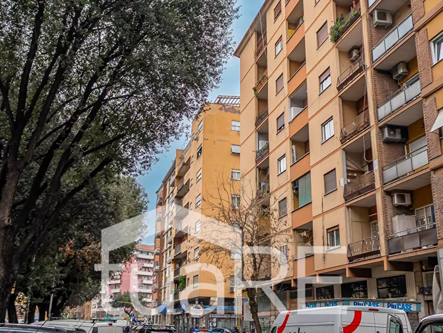 Immagine 17 di Magazzino in vendita  in Via Giovanni Aldini a Roma