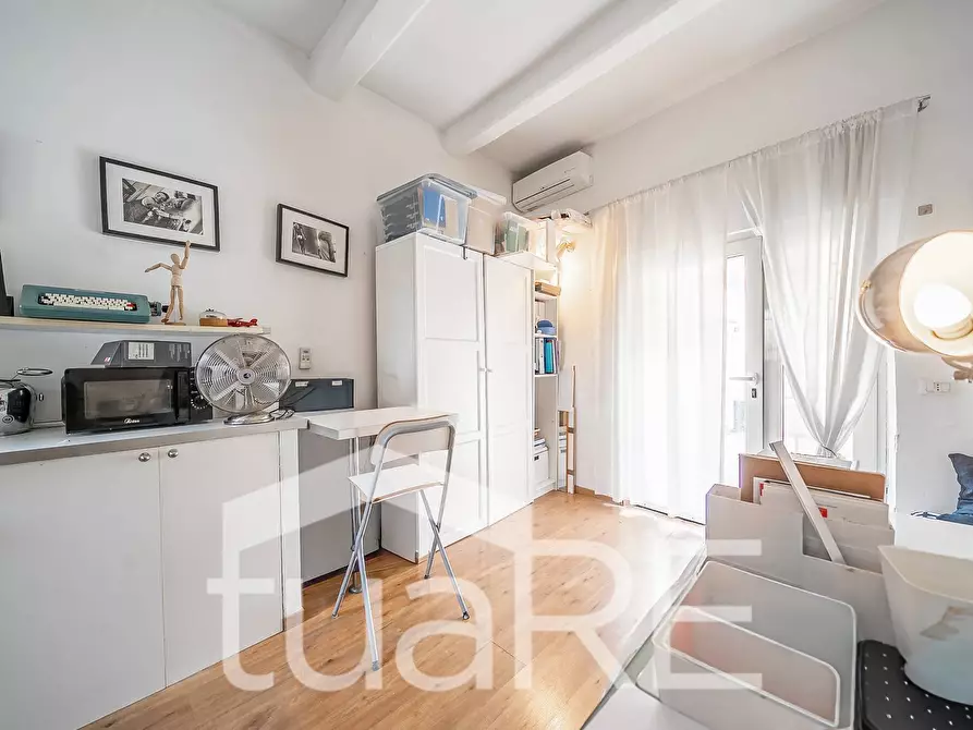 Immagine 4 di Negozio in vendita  in Via Ezio Sciamanna a Roma