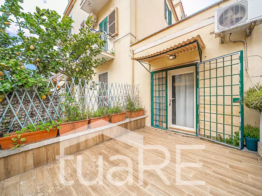 Immagine 14 di Negozio in vendita  in Via Ezio Sciamanna a Roma