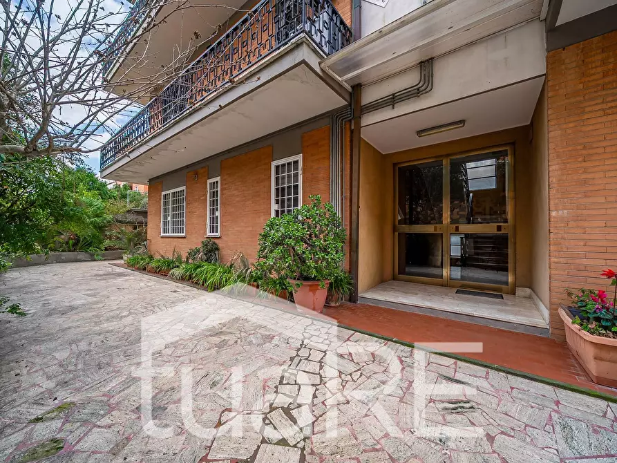 Immagine 10 di Appartamento in vendita  in Via Delle Vigne a Roma