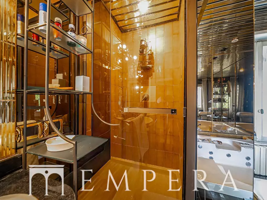 Immagine 11 di Appartamento in vendita  in Via Nemea a Roma