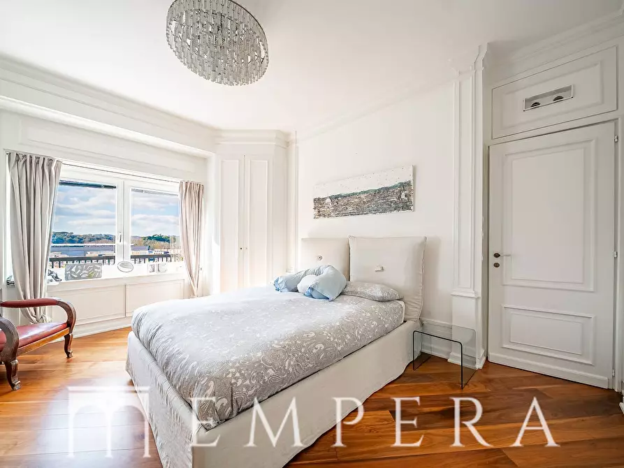 Immagine 9 di Attico in vendita  in Via Giacinta Pezzana a Roma