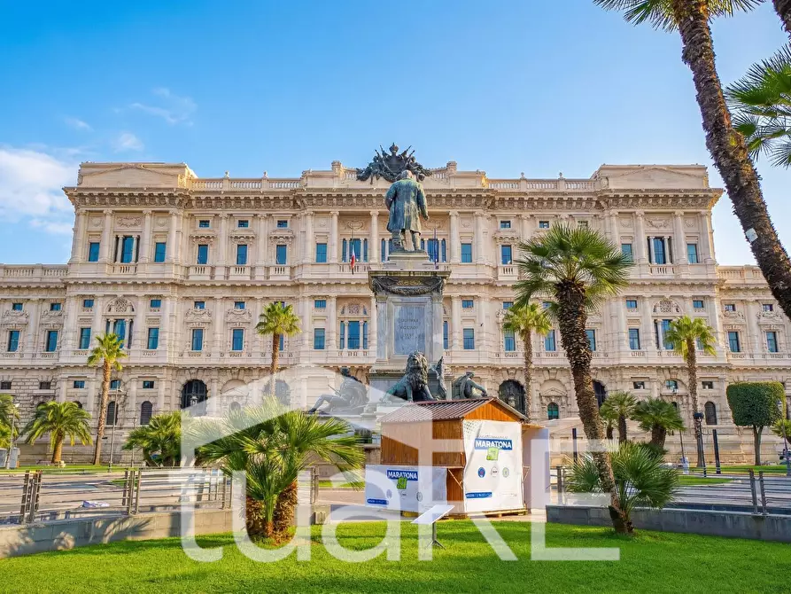 Immagine 4 di Appartamento in vendita  in Via Tacito a Roma