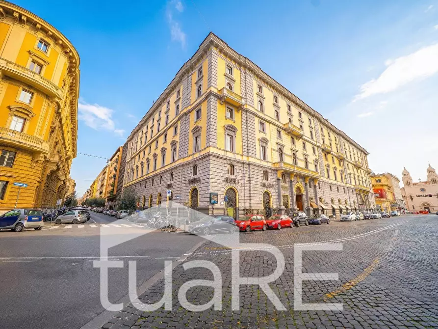 Immagine 8 di Appartamento in vendita  in Via Tacito a Roma
