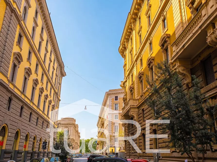 Immagine 9 di Appartamento in vendita  in Via Tacito a Roma