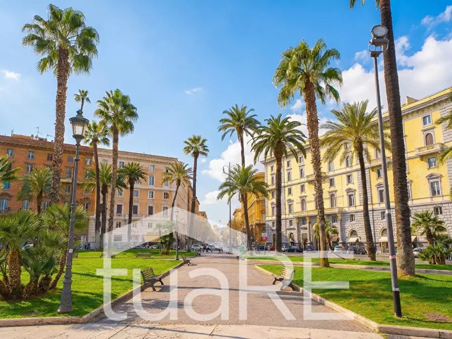 Immagine 12 di Appartamento in vendita  in Via Tacito a Roma