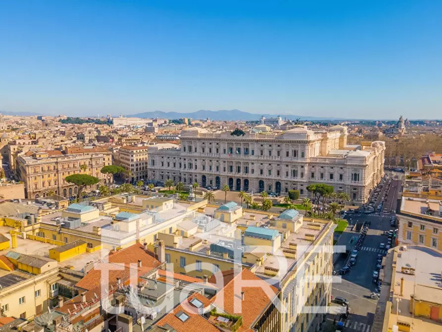 Immagine 13 di Appartamento in vendita  in Via Tacito a Roma