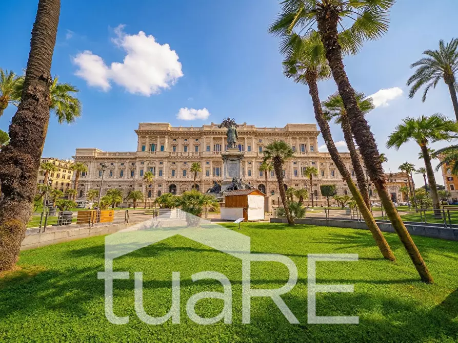 Immagine 14 di Appartamento in vendita  in Via Tacito a Roma