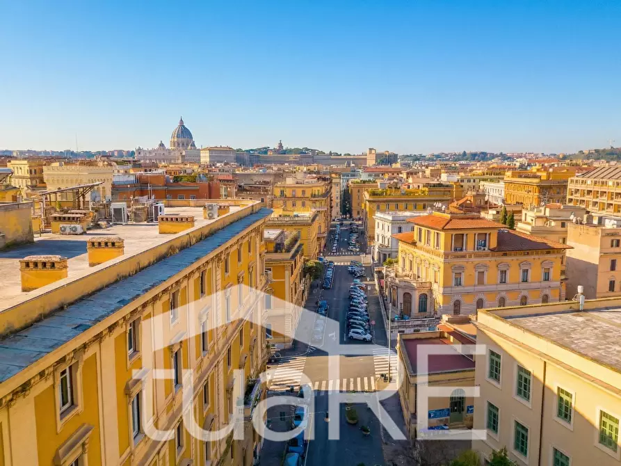 Immagine 15 di Appartamento in vendita  in Via Tacito a Roma