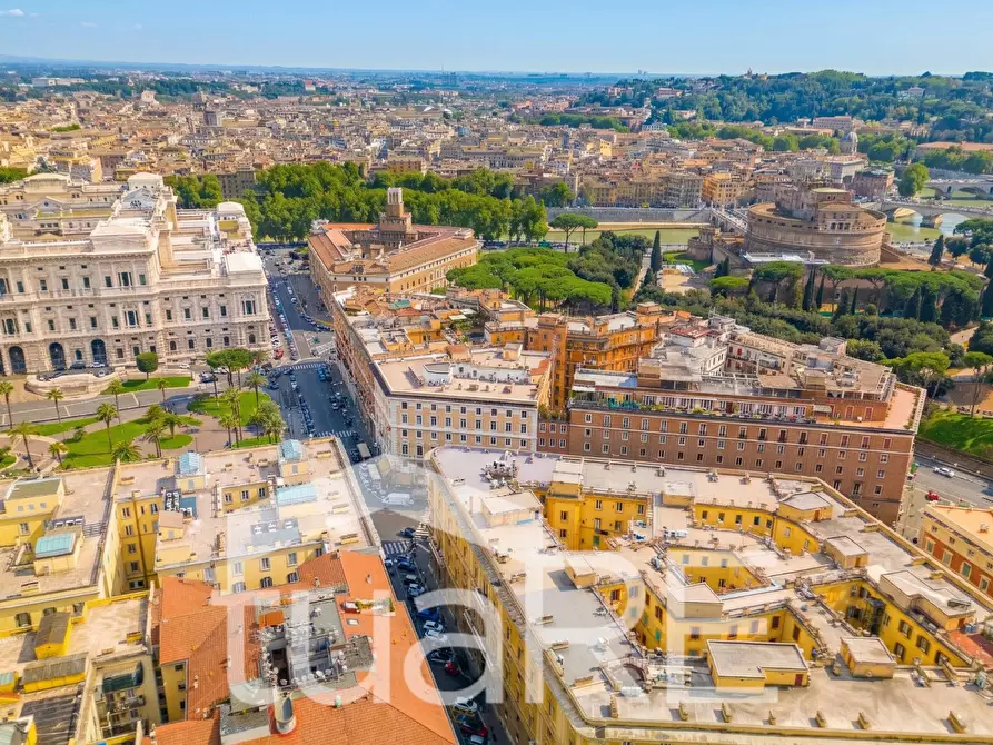 Immagine 16 di Appartamento in vendita  in Via Tacito a Roma